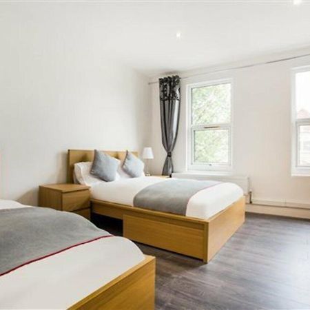 Oyo Broadway Inn Brentford Ngoại thất bức ảnh